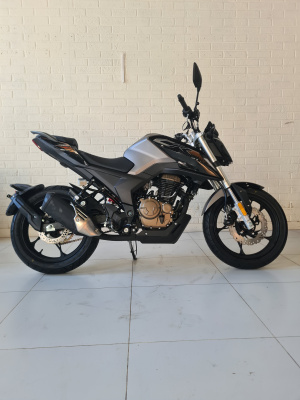 Мотоцикл нейкед Loncin CR4 II черный