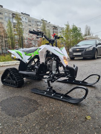 Детский бензиновый снегоход-квадроцикл Motax Gekkon Snow 90cc бело-зеленый
