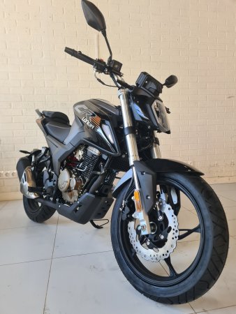 Мотоцикл нейкед Loncin CR4 II черный