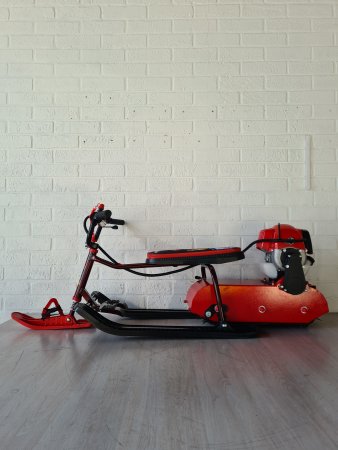 Детский бензиновый снегоход Snow Kids Compact 4T красный