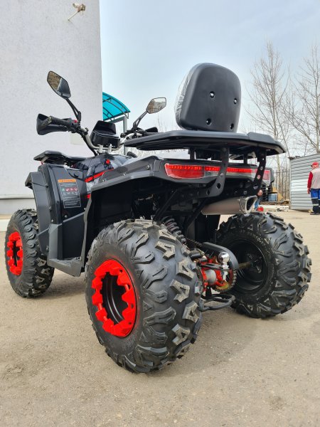 Бензиновый квадроцикл Gladiator G200 черный