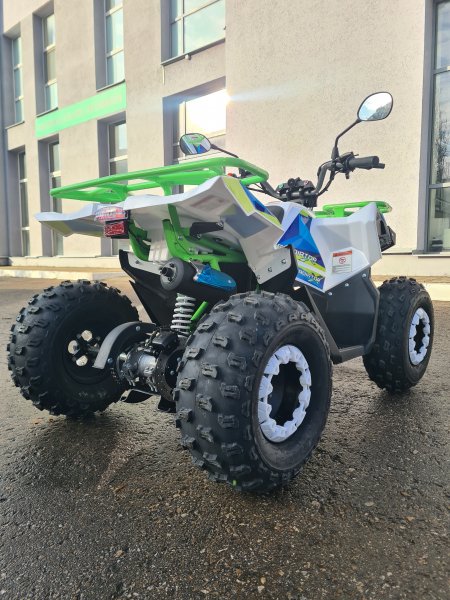 Детский бензиновый квадроцикл Gladiator F125 бело-зеленый