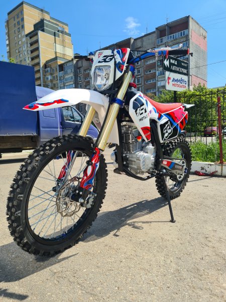 Эндуро кроссовый мотоцикл Motax XR 250 бело-красный