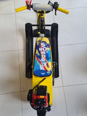 Детский бензиновый снегоход Snow Kids Compact желтый