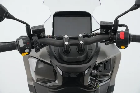 Скутер Gladiator AGV