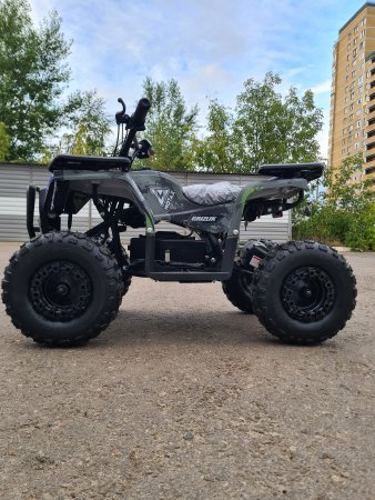 Детский электрический квадроцикл Motax Grizlik Midi E1000 BW зеленый камуфляж
