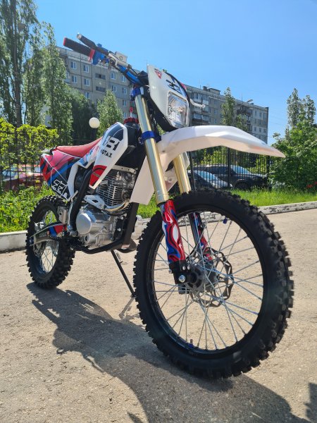 Эндуро кроссовый мотоцикл Motax XR 250 бело-красный