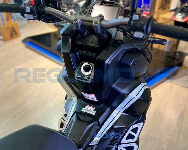Скутер Regulmoto XDV ADVENTURE 300CC в комплекте с кофрами (LJ300T-18) EFI c ПТС