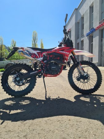 Эндуро кроссовый мотоцикл Progasi Super Max 250RR красный