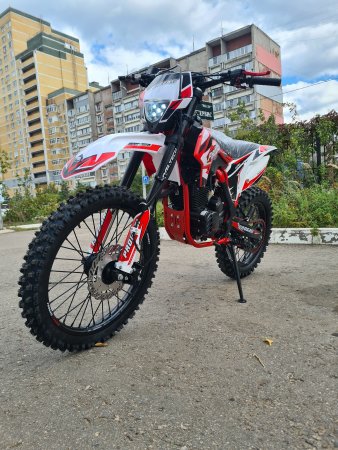 Эндуро кроссовый мотоцикл Progasi Super Max 250 красный