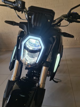 Мотоцикл нейкед Loncin CR4 II черный