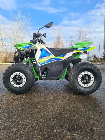 Детский бензиновый квадроцикл Gladiator F125 бело-зеленый